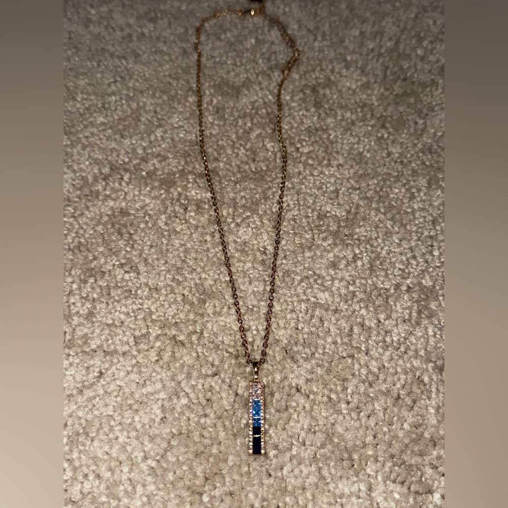 NWOT Vince Camuto Gold & Blue Crystal Bar Necklace – Adjustable Length Ombre